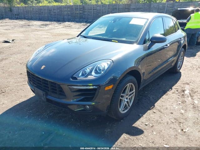 2018 PORSCHE MACAN 2