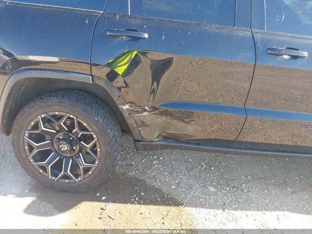 2017 JEEP GRAND CHEROKEE TRAILHAWK 6