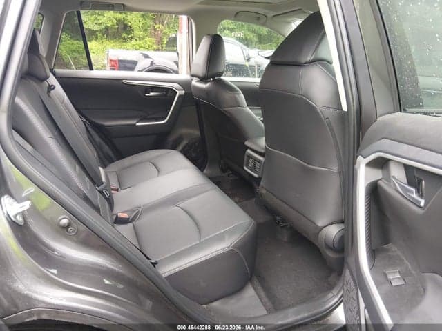 2024 TOYOTA RAV4 XLE PREMIUM 8