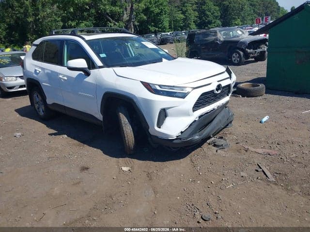 2023 TOYOTA RAV4 XLE 1