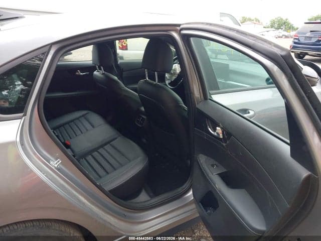 2024 KIA FORTE GT-LINE 8