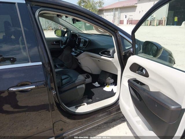 2017 CHRYSLER PACIFICA TOURING-L 5