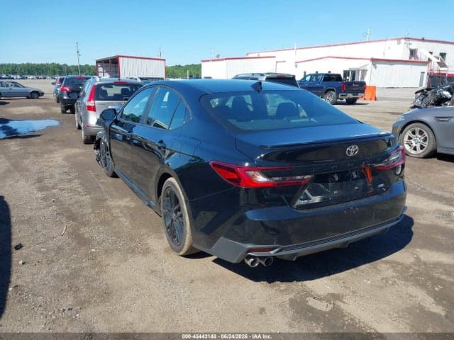 2025 TOYOTA CAMRY SE 3