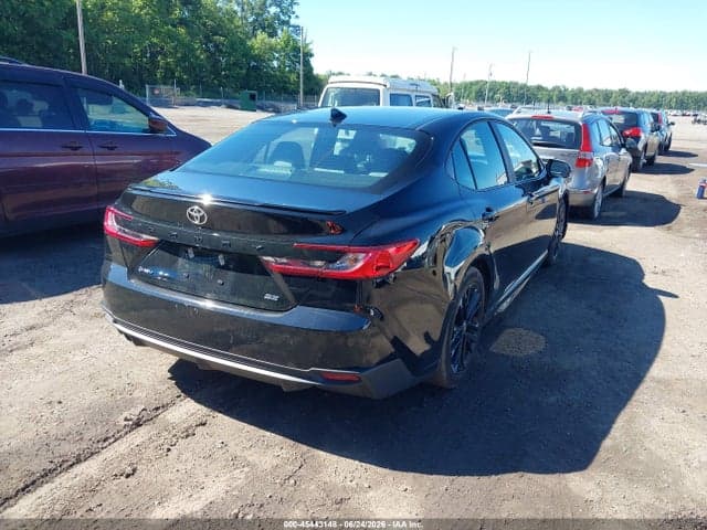 2025 TOYOTA CAMRY SE 4