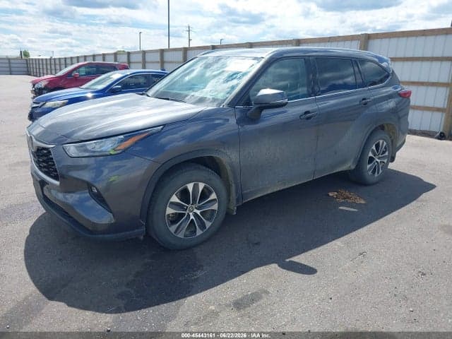 2020 TOYOTA HIGHLANDER XLE 2