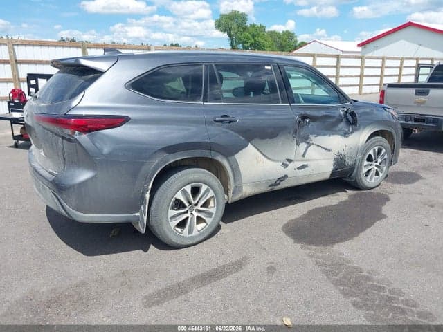 2020 TOYOTA HIGHLANDER XLE 4