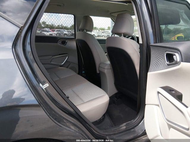 2022 KIA SOUL LX 8