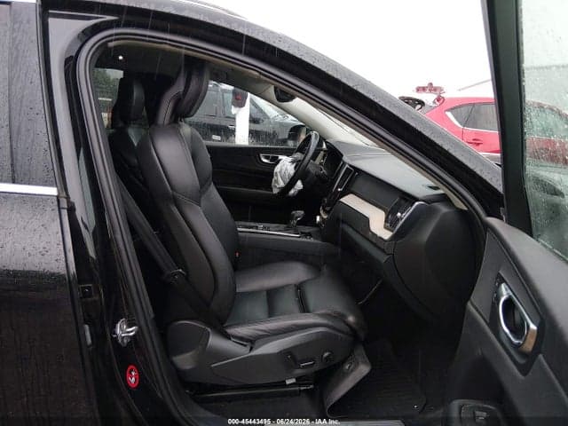 2018 VOLVO XC60 T5 5
