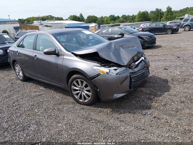 2017 TOYOTA CAMRY XLE 1