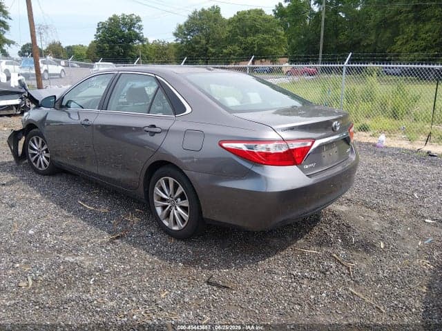 2017 TOYOTA CAMRY XLE 3