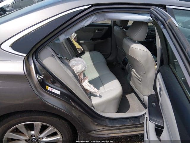 2017 TOYOTA CAMRY XLE 8