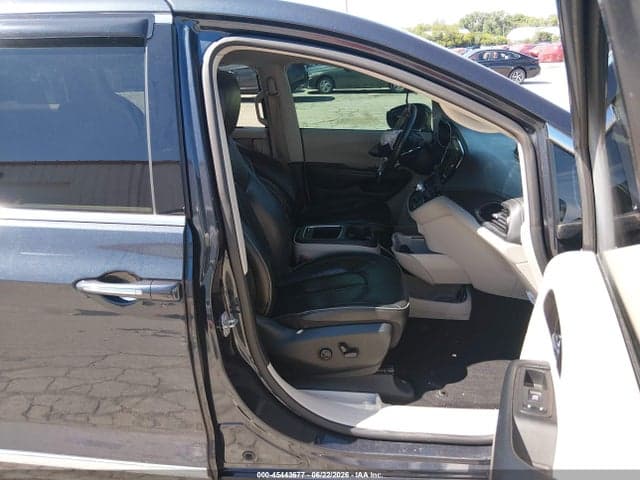 2020 CHRYSLER PACIFICA LIMITED 5