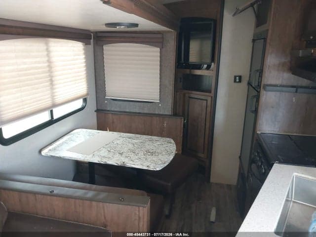 2017 CRUISER RADIANCE 25 RL 5