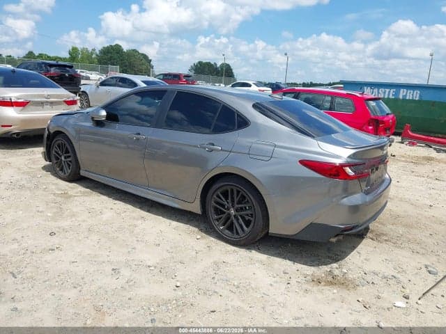 2025 TOYOTA CAMRY SE 3