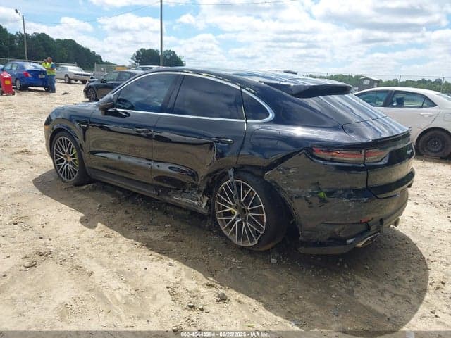 2022 PORSCHE CAYENNE E-HYBRID 3