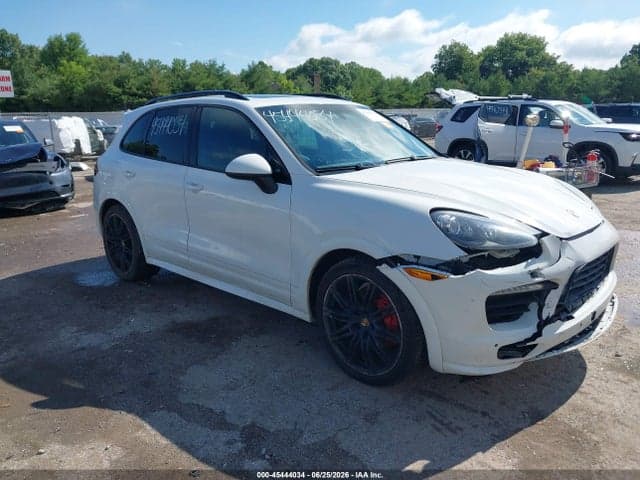 2013 PORSCHE CAYENNE GTS 1