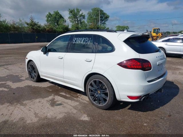 2013 PORSCHE CAYENNE GTS 3