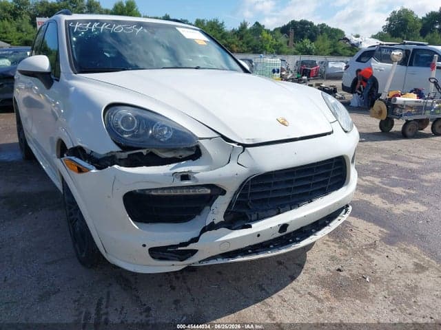 2013 PORSCHE CAYENNE GTS 6