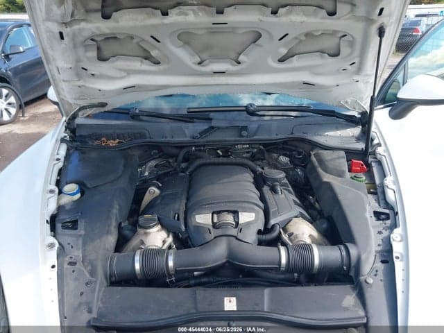 2013 PORSCHE CAYENNE GTS 10
