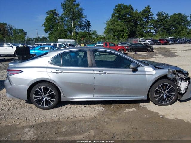 2018 TOYOTA CAMRY SE 13