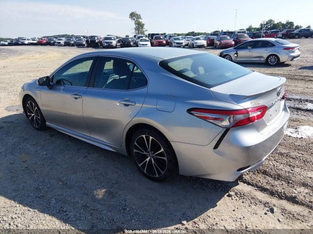 2018 TOYOTA CAMRY SE 3