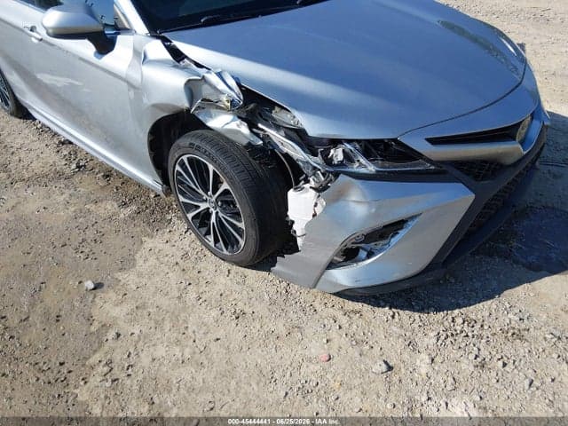 2018 TOYOTA CAMRY SE 6