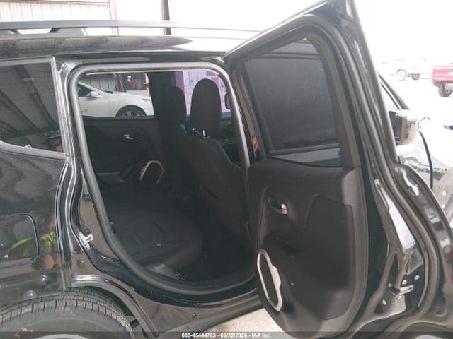 2018 JEEP RENEGADE LATITUDE FWD 8