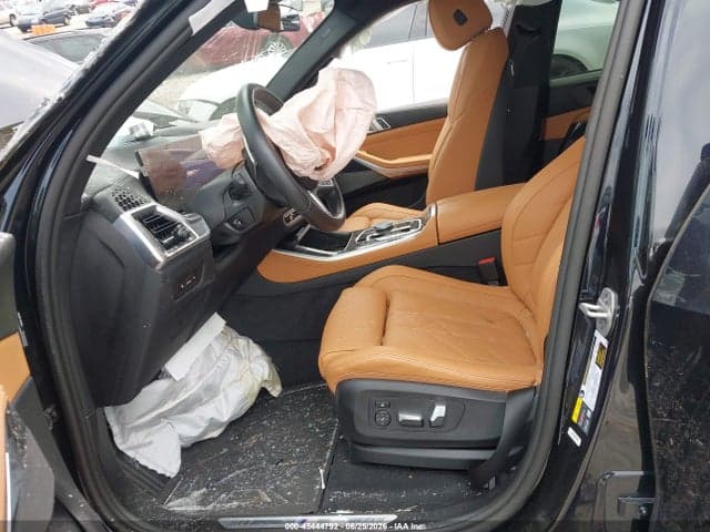 2025 BMW X5 PHEV XDRIVE50E 5