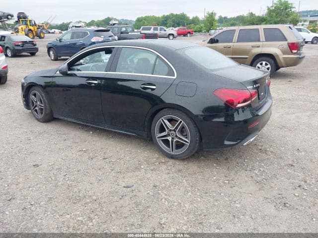 2022 MERCEDES-BENZ A 220 4MATIC 3