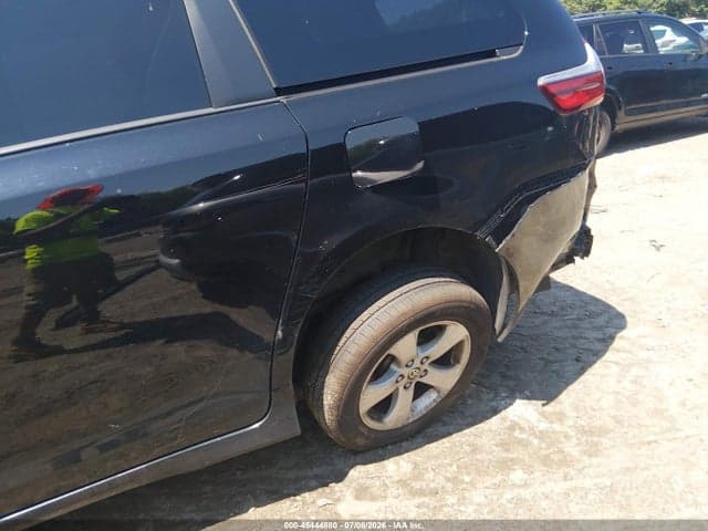 2020 TOYOTA SIENNA L 6
