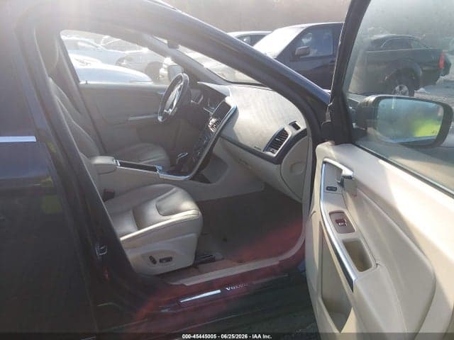 2015 VOLVO XC60 3.2 5