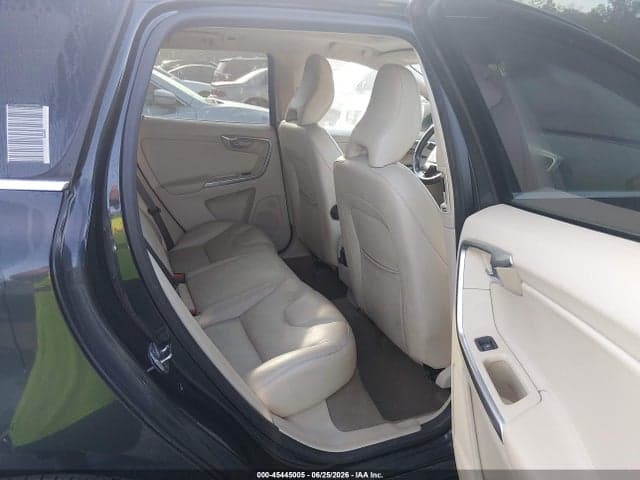 2015 VOLVO XC60 3.2 8