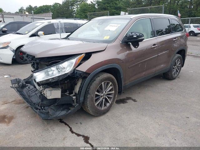 2019 TOYOTA HIGHLANDER XLE 2