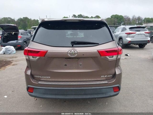 2019 TOYOTA HIGHLANDER XLE 17
