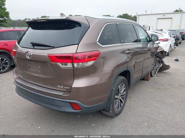 2019 TOYOTA HIGHLANDER XLE 4