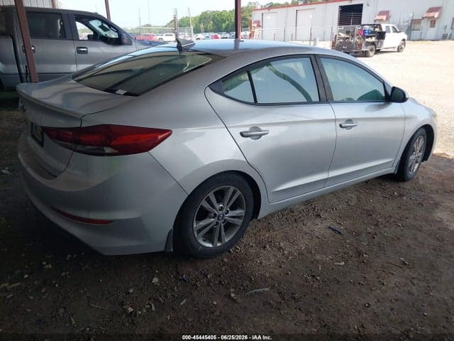 2017 HYUNDAI ELANTRA SE 4