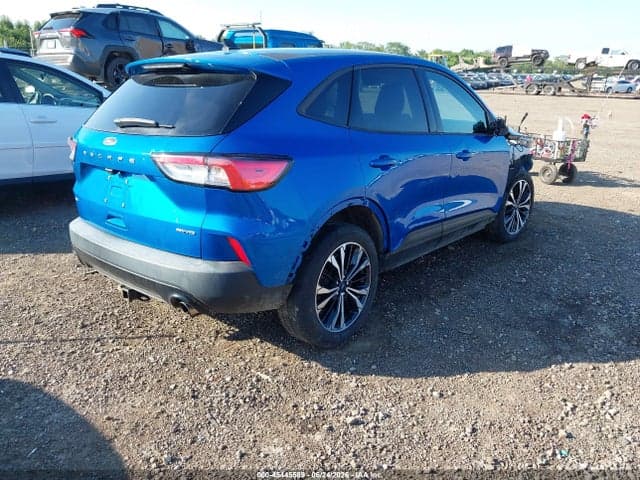 2021 FORD ESCAPE SE 4