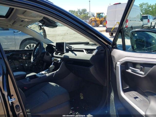 2025 TOYOTA RAV4 HYBRID XLE 5