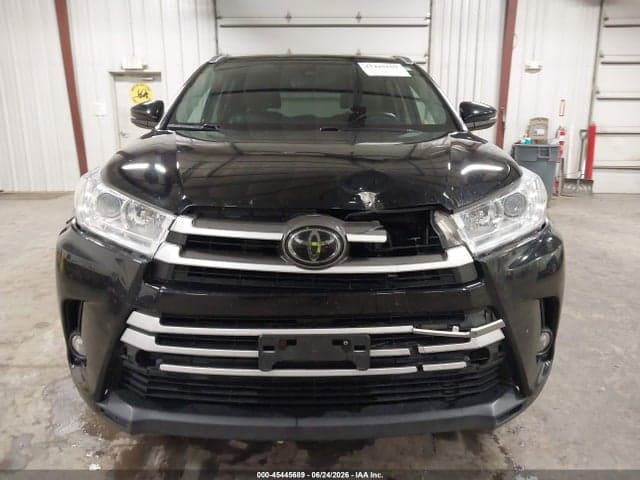 2018 TOYOTA HIGHLANDER XLE 12