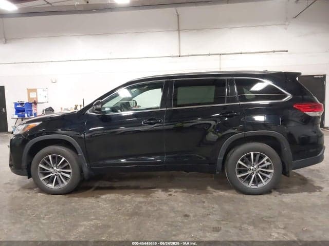 2018 TOYOTA HIGHLANDER XLE 14