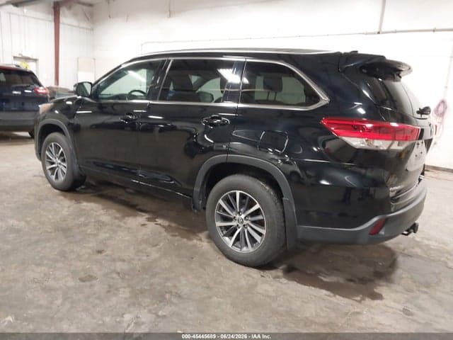 2018 TOYOTA HIGHLANDER XLE 3