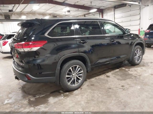 2018 TOYOTA HIGHLANDER XLE 4