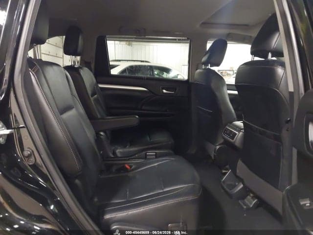 2018 TOYOTA HIGHLANDER XLE 8