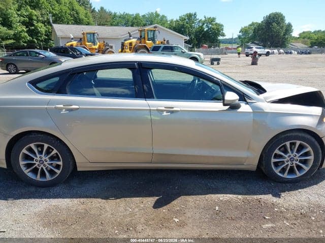 2017 FORD FUSION SE 13