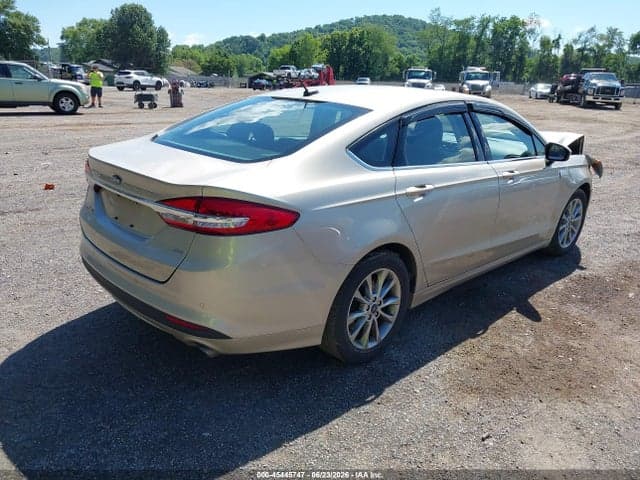 2017 FORD FUSION SE 4