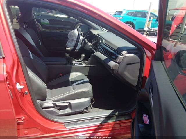 2025 TOYOTA CAMRY SE 5