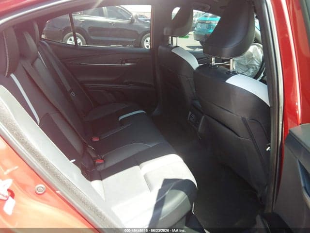 2025 TOYOTA CAMRY SE 8
