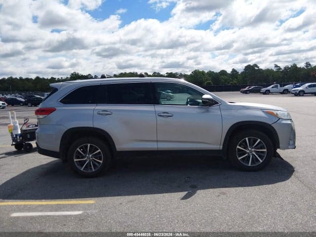 2019 TOYOTA HIGHLANDER XLE 13