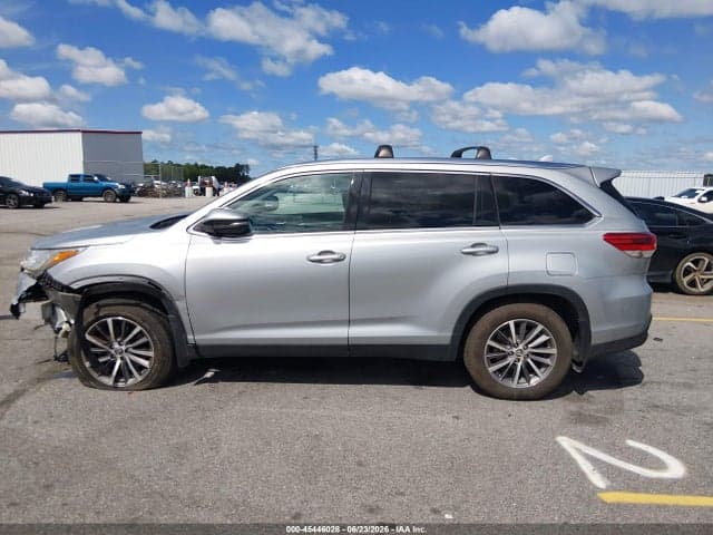 2019 TOYOTA HIGHLANDER XLE 14