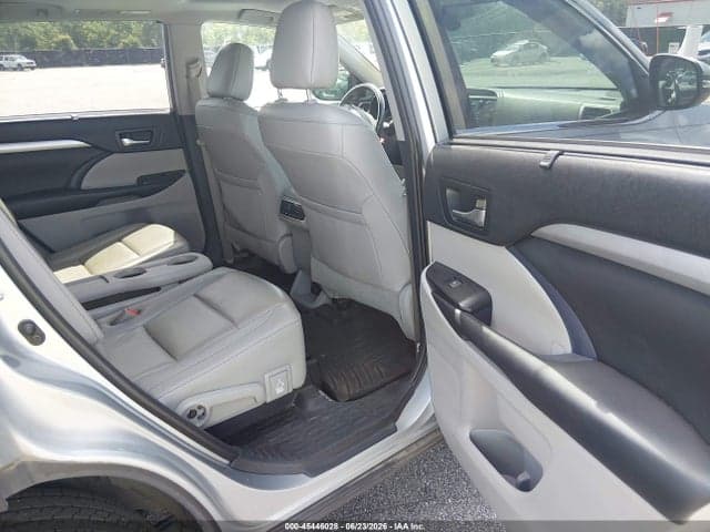 2019 TOYOTA HIGHLANDER XLE 8